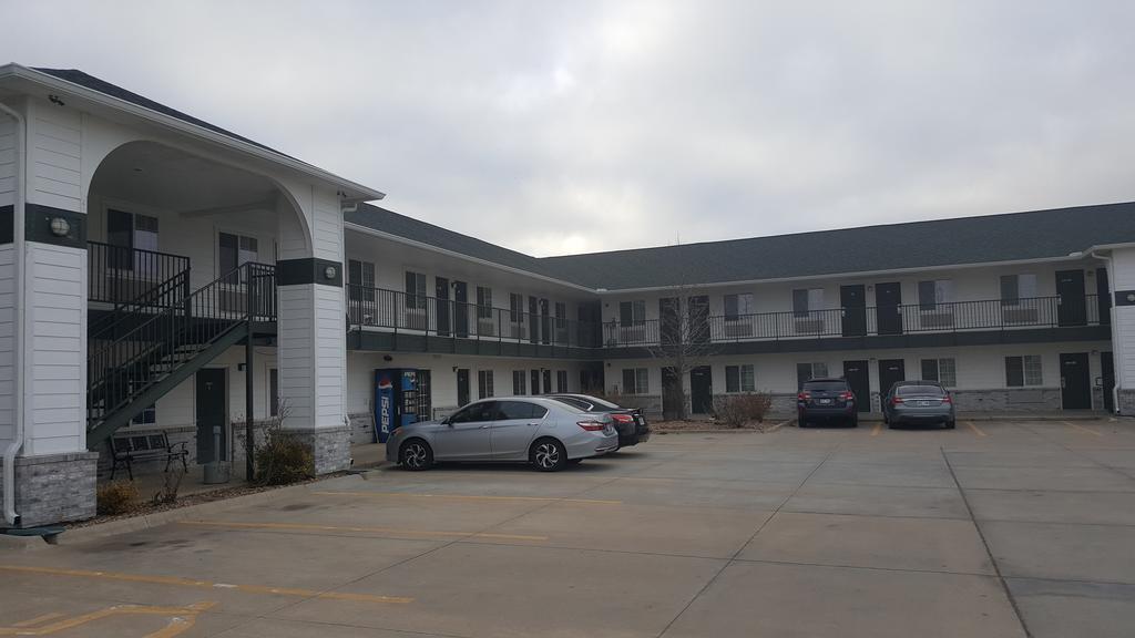Rodeway Inn Goddard Kültér fotó