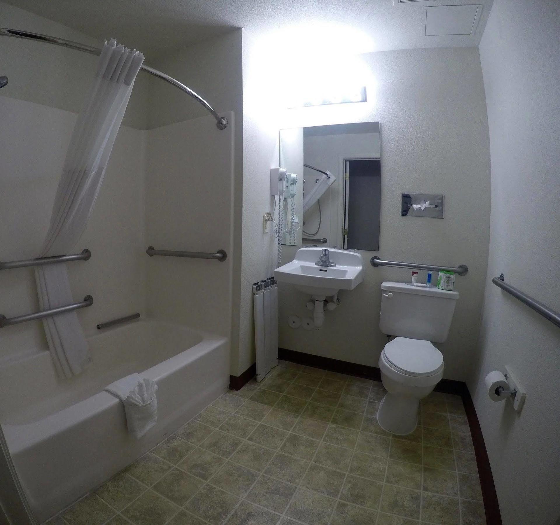 Rodeway Inn Goddard Kültér fotó